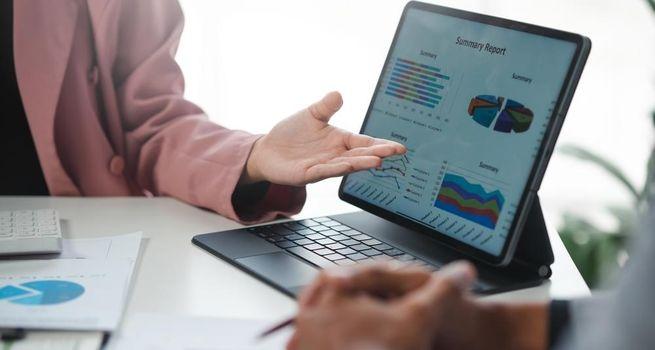 Why are investors buying Alliance Witan amid global market volatility?