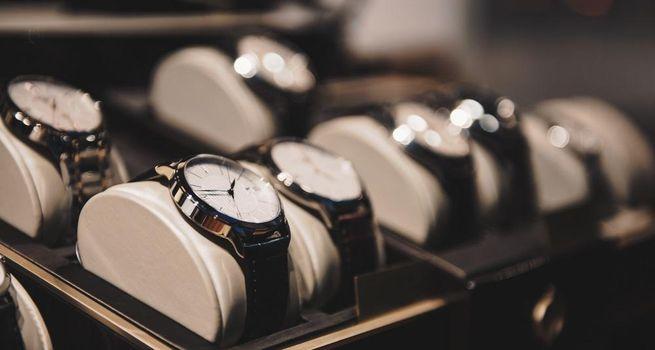 Watches of Switzerland Shares Rise as Full-Year Revenue Hits £1.65 Billion