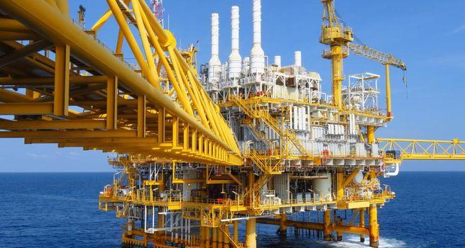 Why are UK small-cap energy stocks like Deltic Energy falling sharply?