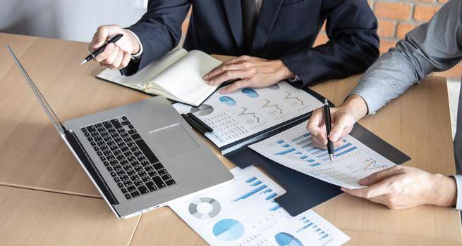 What Are the Key Differences Between a SIPP and an ISA in 2026/27?