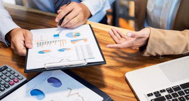 What Are the Key Risks Investors Should Watch in Barclays?