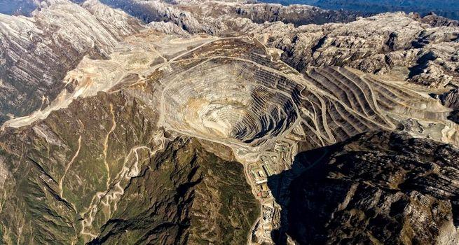 Is FTSE 100's Fresnillo Plc (LSE:FRES) Benefiting from the Precious Metals Rally? Why Did Fresnillo Shares Rise 1.59% on 25 June 2026?