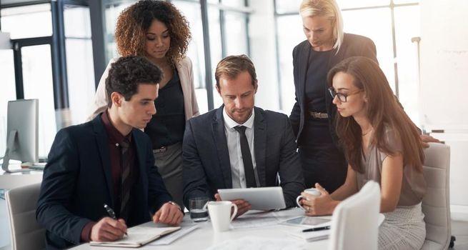 Hays Share Price Outlook: Recruiter Battles Hiring Slump and CEO Exit