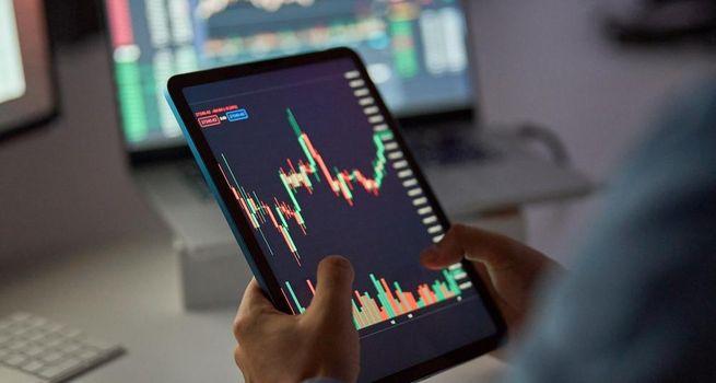 Hostelworld Group (HSW) Surges 3.78%: The Social Travel Titan Retakes the FTSE Spotlight