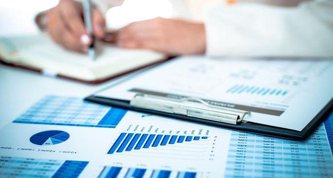 RS Group Broker View: Distribution Stock Signals for UK Industrials Investors