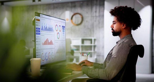 Will RELX’s Data and Analytics Model Drive Long-Term Returns?
