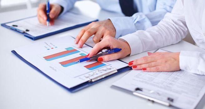 Can Finsbury Growth & Income Trust Deliver Long-Term Growth and Income?