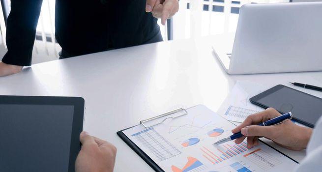 What’s Behind Sundae Falling 5.33% Despite Growth in Digital Platforms?