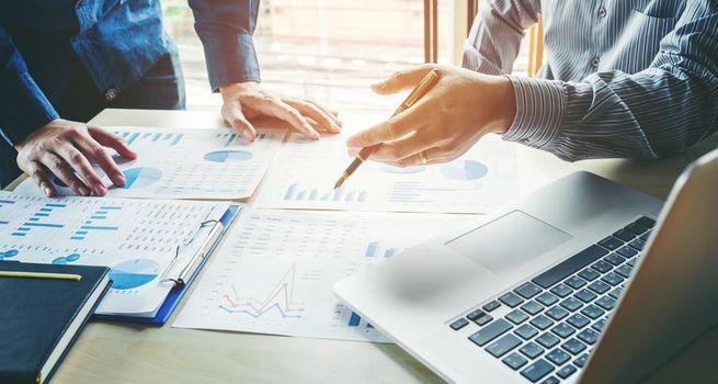 Rightmove (RMV) End-of-Year Rally: The AI Gamble and the Boxing Day Bounce