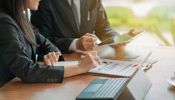 BLU Stock Drops: Is Blue Star Capital's Sell-Off Overdone?