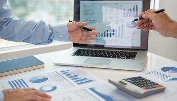 What Risks Should Investors Consider Before Investing in Ceres Power?