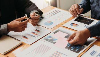 UK Small-Cap Stocks Surge as Investors Rotate into Growth, AI, Mining and Energy Opportunities