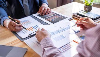 FDM Group (LSE:FDM): Tech Staffing Stock’s Dividend Yield Puts Turnaround Hopes Under the Microscope