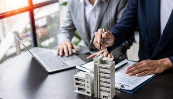 Is F&C Investment Trust Undervalued Relative to Its Portfolio Strength?