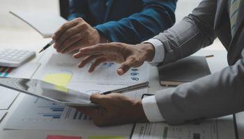 Castings (LSE:CGS) Climbs as Engineering Stock Gains Momentum
