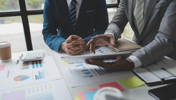 Why Are Analysts Bullish on Kerry Group Share Price?