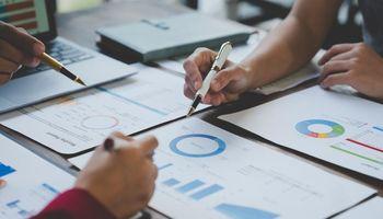 What Are the Biggest Opportunities and Risks for Bellway?