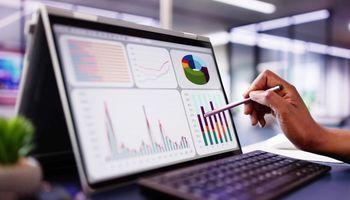 Can Experian Maintain Its Competitive Edge in the Credit Bureau Industry?