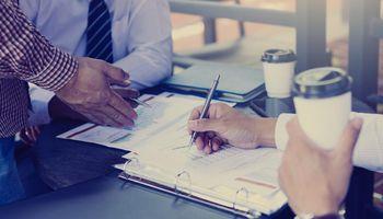 Hunting (LSE:HTG): The Energy Services Stock With Momentum Potential