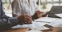 Up 44% in a Year, This LSE Finance Stock Offer Dividend Yield Over 6 %