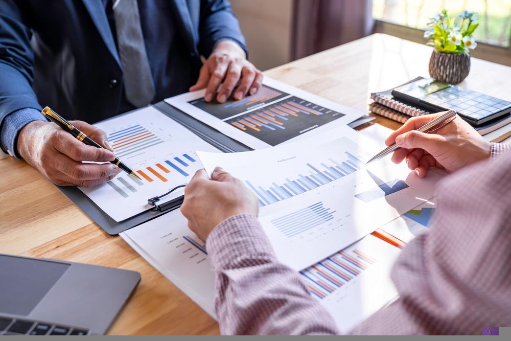 FDM Group (LSE:FDM): Tech Staffing Stock’s Dividend Yield Puts Turnaround Hopes Under the Microscope