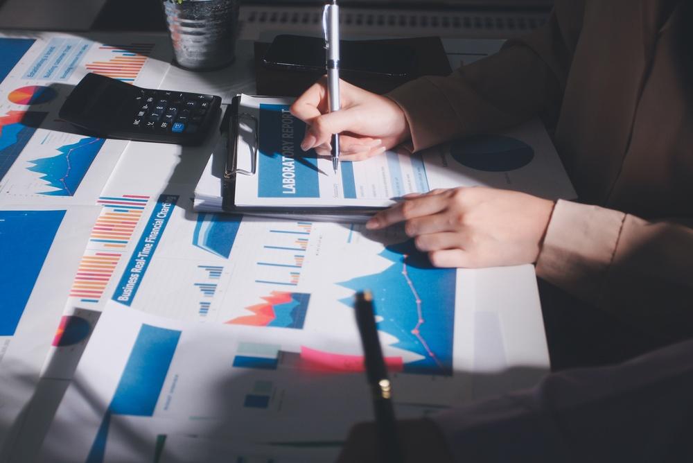 Gateley (LSE: GTLY): Legal Services Stock Draws Attention With a High-Yield Dividend